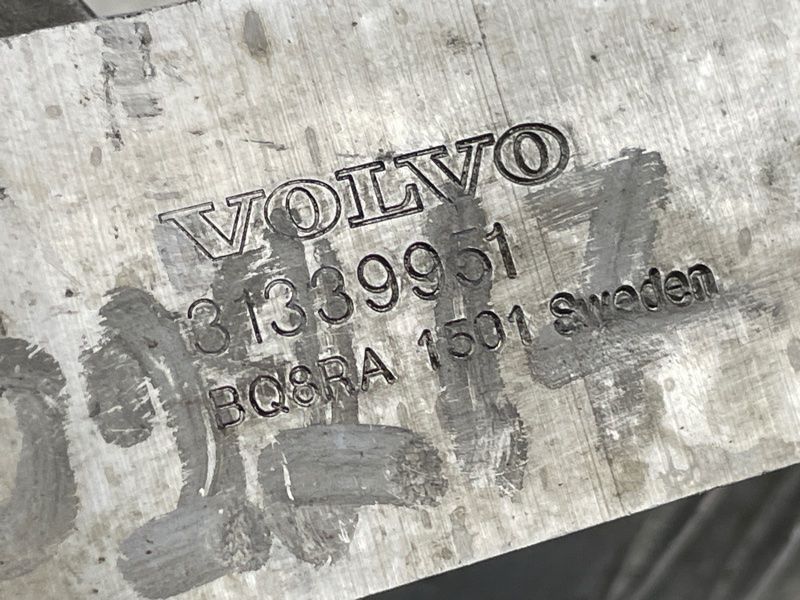 Кронштейн опори двигуна 31339951 Volvo XC90