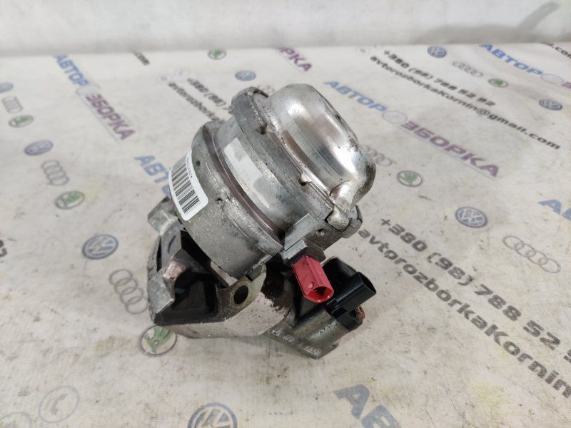 Подушка двигуна 4H0199256AA Audi S8