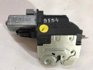 Замок крышки багажника 7P0827505K Volkswagen Touareg