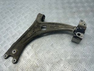 Рычаг передней подвески поперечный нижний 3C0407151H Audi Q3