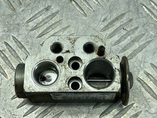 Розширювальний клапан 7P0820679A Volkswagen Touareg
