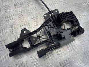 Кронштейн ручки 4L1837885J Audi Q7