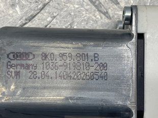 Мотор стеклоподъемника 8K0959801B Audi Q5