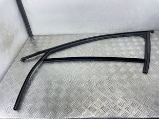 Направляющая стекла двери 4K0837431B Audi A6