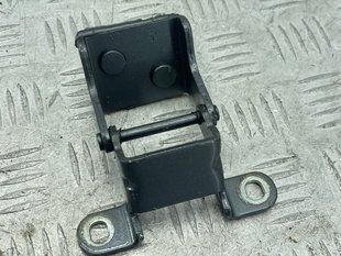 Петля кришки багажника 31371076 Volvo XC90