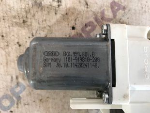 Мотор склопідйомника 8K0959801B Volkswagen Touareg