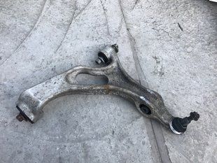 Рычаг передней подвески поперечный нижний 7P0407151E Audi Q7