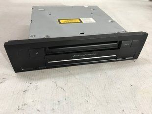 Блок керування інформаційної електронної системи MMI 3G 4L0035664B Audi Q7