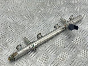 Топливная рампа 06K133317G Audi A6