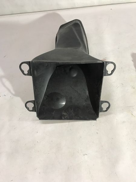 Повітропровід радіатора 4G0121333G Audi A6