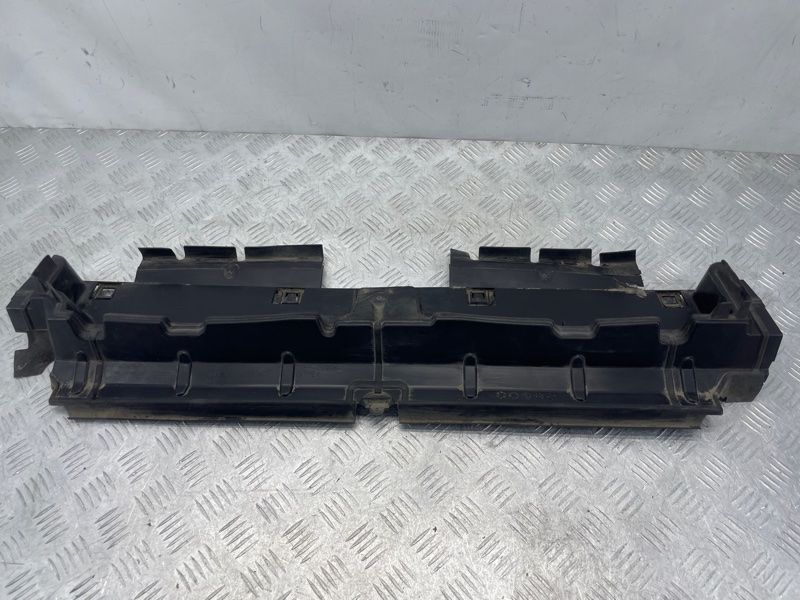 Повітропровід радіатора 4M0121285AQ Audi Q7
