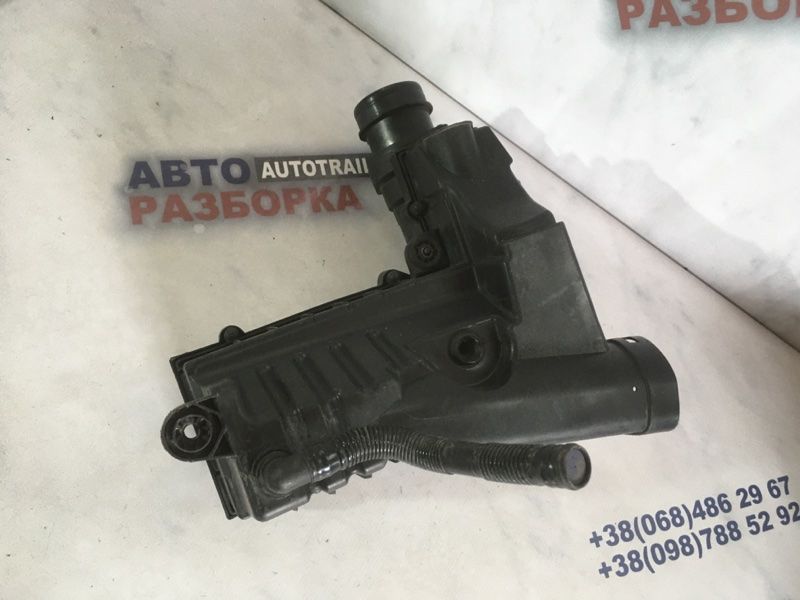 Корпус повітряного фільтра 1K0129607AG Volkswagen Tiguan