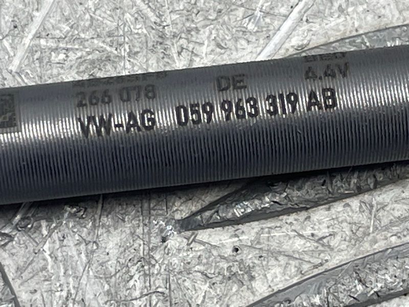 Свічка розжарювання 059963319AB Audi A4 Allroad Audi A3, Audi A6, Audi A7, Audi A8, Audi Q5, Audi Q7, Volkswagen Beetle, Volkswagen Golf, Volkswagen Jetta, Volkswagen Touareg