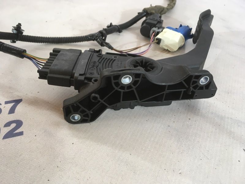 Педаль газу (акселератора) 31329062 Volvo XC60