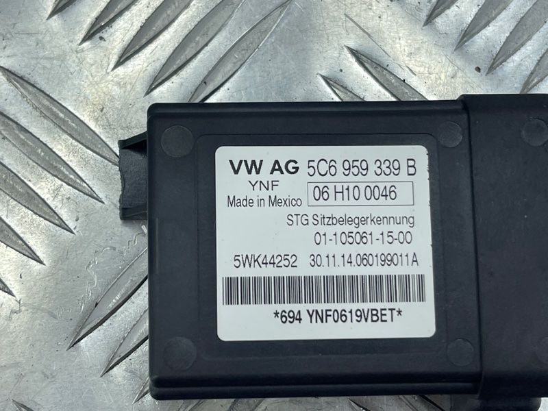 Блок керування розпізнавання зайнятості сидіння 5C6959339B00D Volkswagen Passat