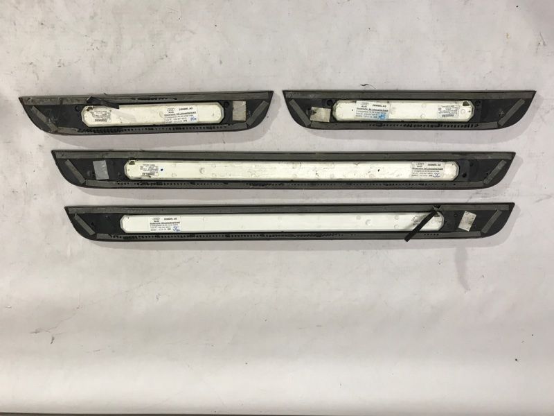 Накладки на пороги з підсвічуванням LED Audi S6