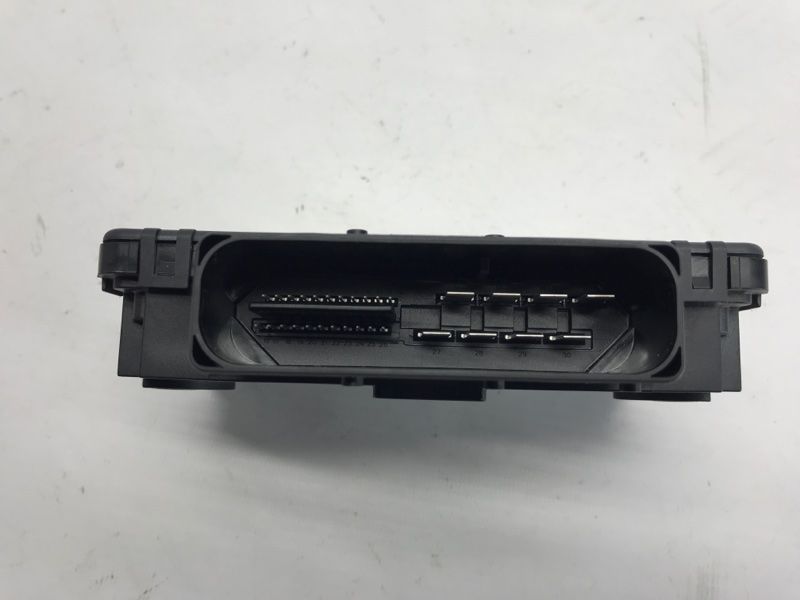 Блок керування стоянковим гальмом 7P0907801F Volkswagen Touareg