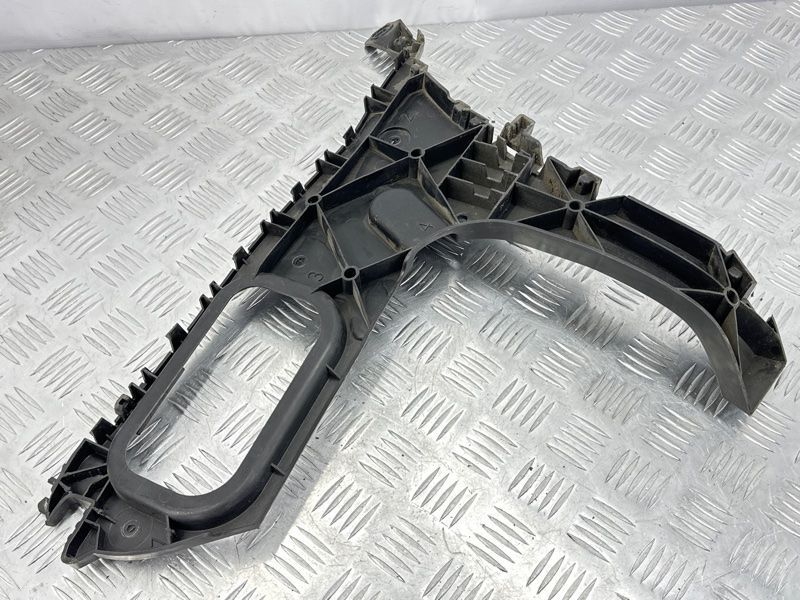Направляющая заднего бампера 4L0807454A Audi Q7