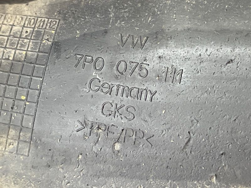 Бризковик 7P0075111 Volkswagen Touareg
