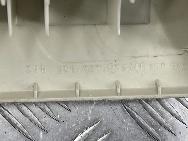 Накладка стійки лобового скла 3C8867233A Volkswagen CC