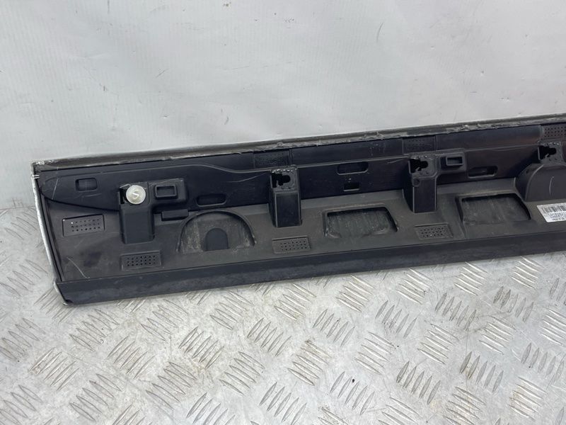 Накладка дверей 32208739 Volvo XC60