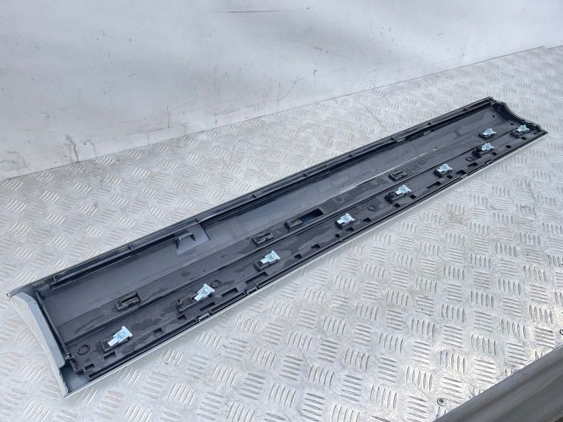 Накладка дверей передня права 4L0853960F Audi Q7 Audi Q7
