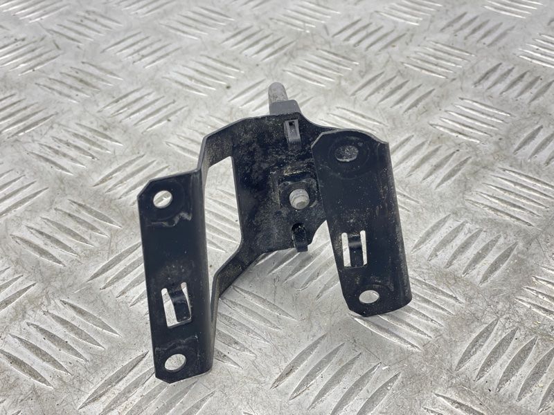 Скоба замка капота 31371488 Volvo XC90