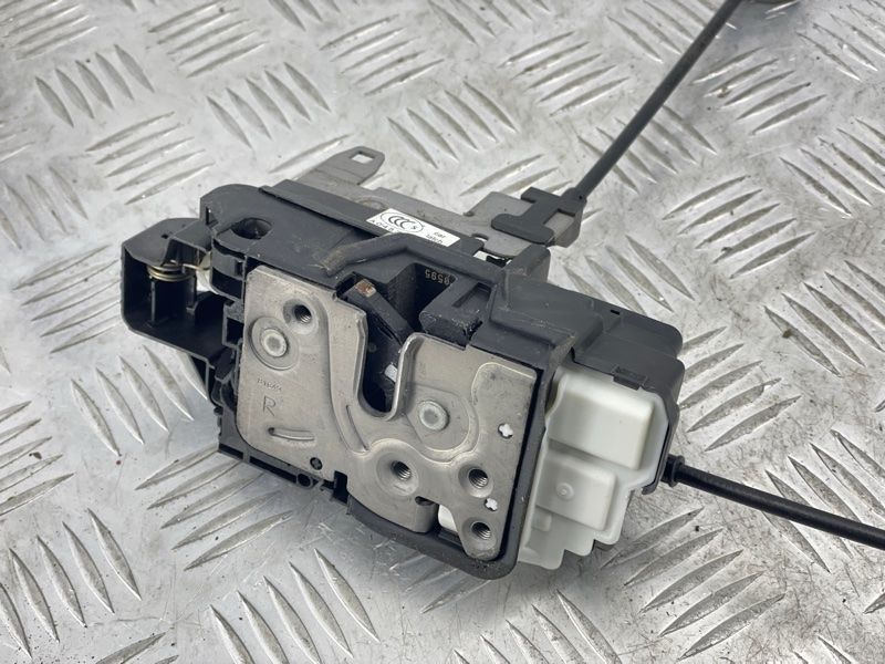 Замок дверей 31349903 Volvo XC90