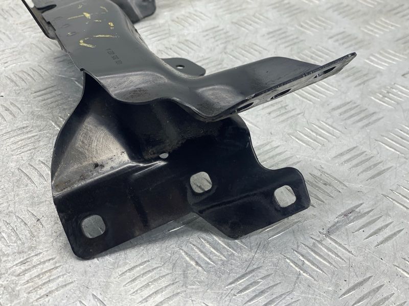 Кронштейн крыла 4G0805463A Audi A6