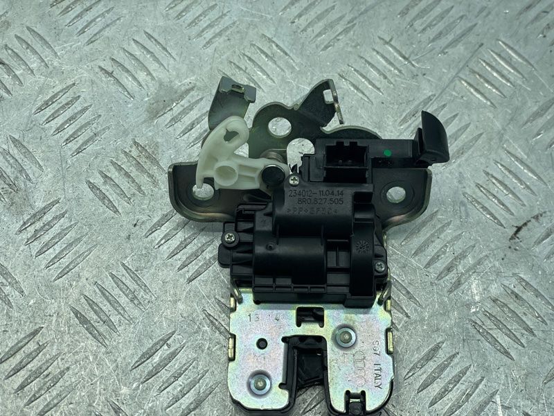 Замок кришки багажника 8R0827505 Audi Q5