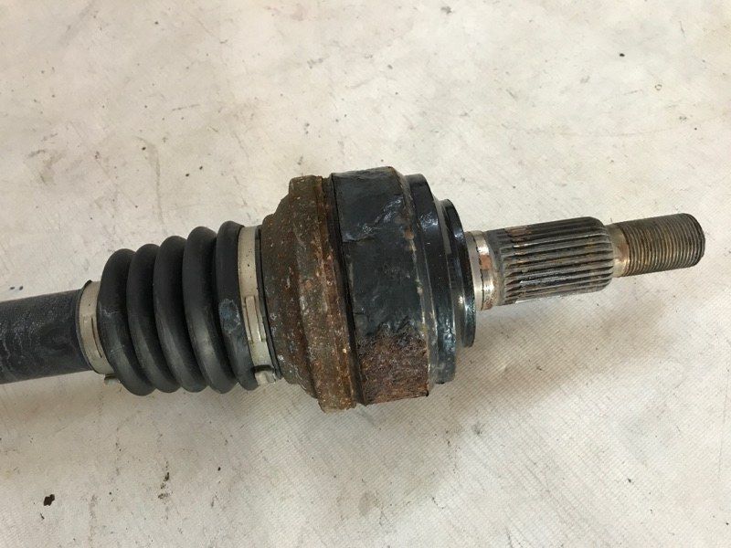 Піввісь 7P0501201G Volkswagen Touareg
