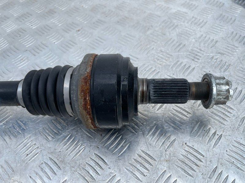 Полуось 7P0501201G Volkswagen Touareg