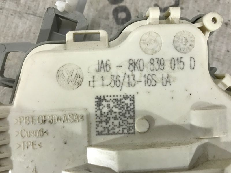 Замок дверей 8K0839015D Audi A4 Allroad
