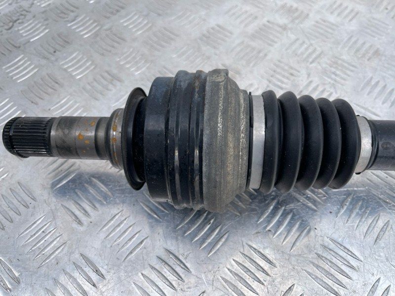 Полуось 7P0501201G Volkswagen Touareg