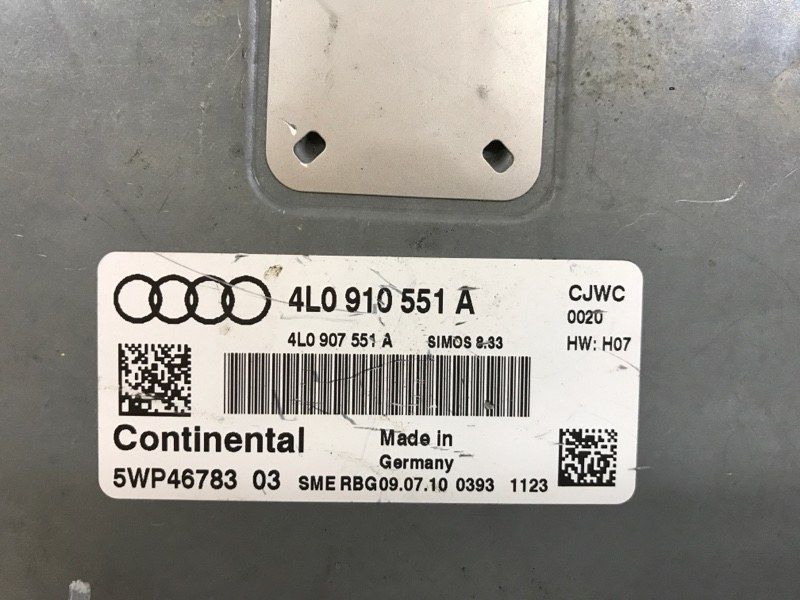 Блок керування двигуном 4L0910551A Audi Q7