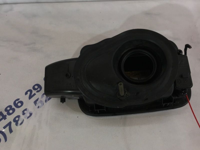 Корпус лючка крышки топливного бака в зборе 4G0809906C Audi A6