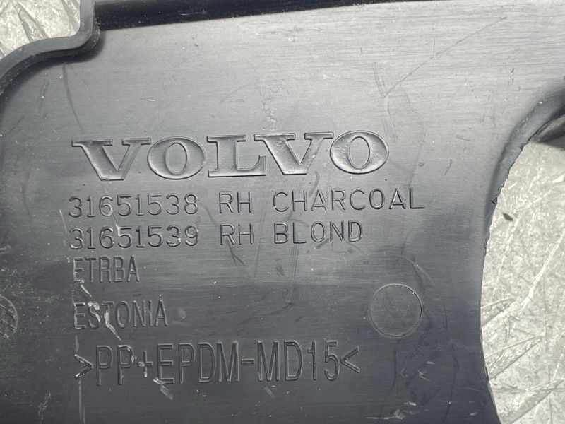 Облицювання стійки Volvo XC90