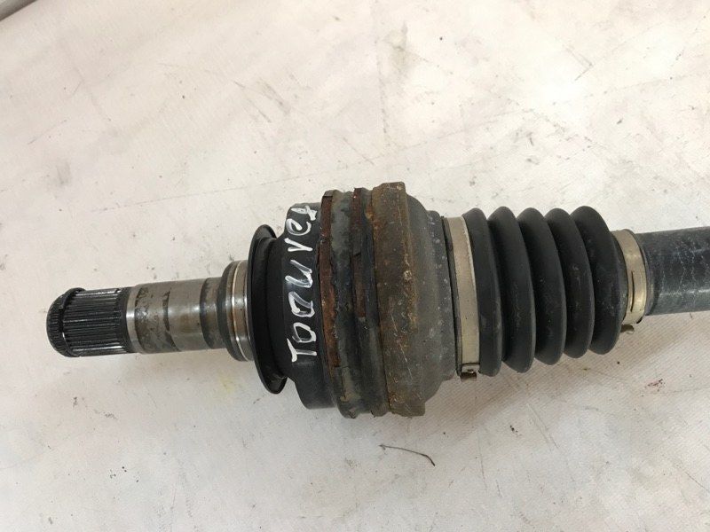 Піввісь 7P0501201G Volkswagen Touareg