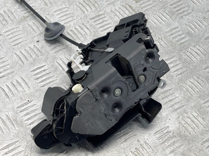 Замок дверей 31253918 Volvo XC60