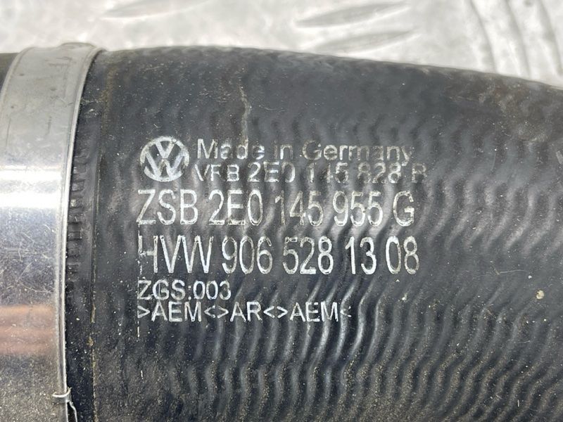 Патрубок інтеркулера 2E0145955G Volkswagen Crafter