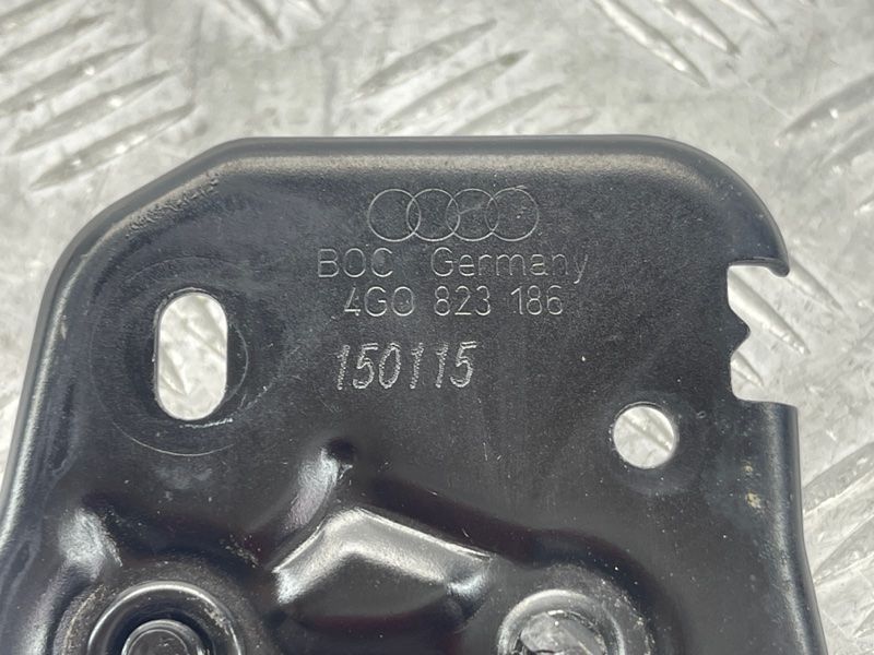 Скоба замка капота Audi A6