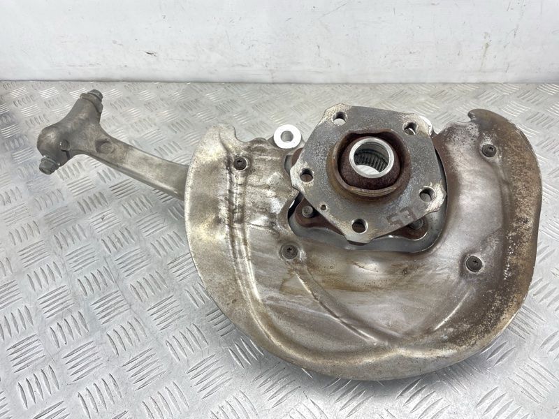 Поворотний кулак / цапфа з підшипником 8W0407241F Audi A4
