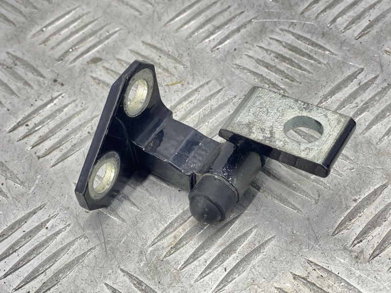 Петля двери верхняя 3C4833401D Volkswagen CC