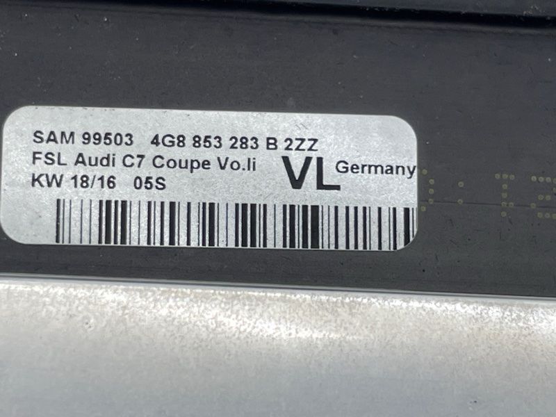 Молдинг / ущільнювач пазу скла (хром) 4G8853283B2ZZ Audi A7