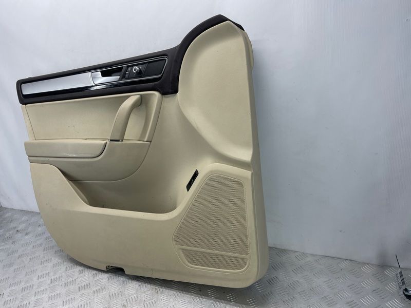 Обшивка дверей 7P1867011BCY0X Volkswagen Touareg
