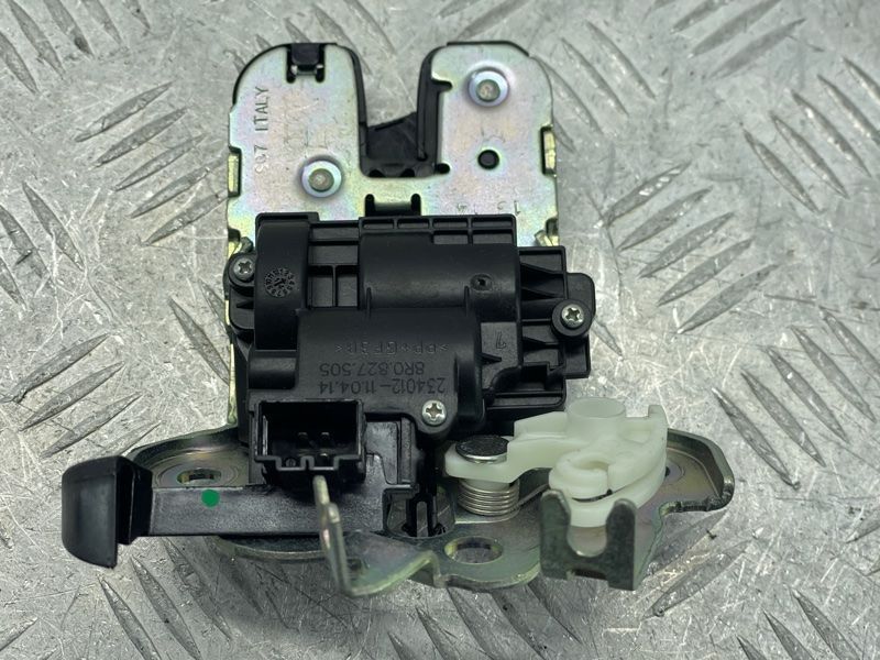 Замок кришки багажника 8R0827505 Audi Q5
