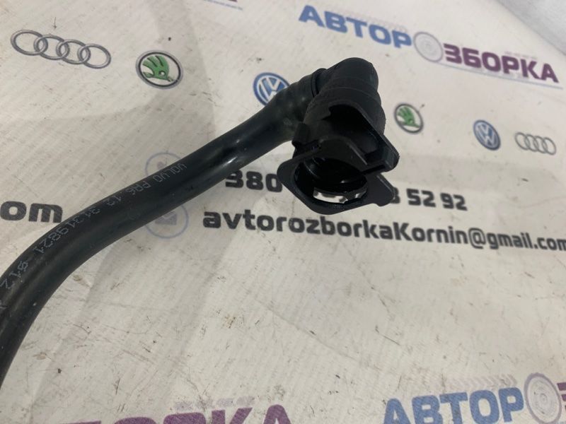Трубопровід системи охолодження 31319821 Volvo XC60