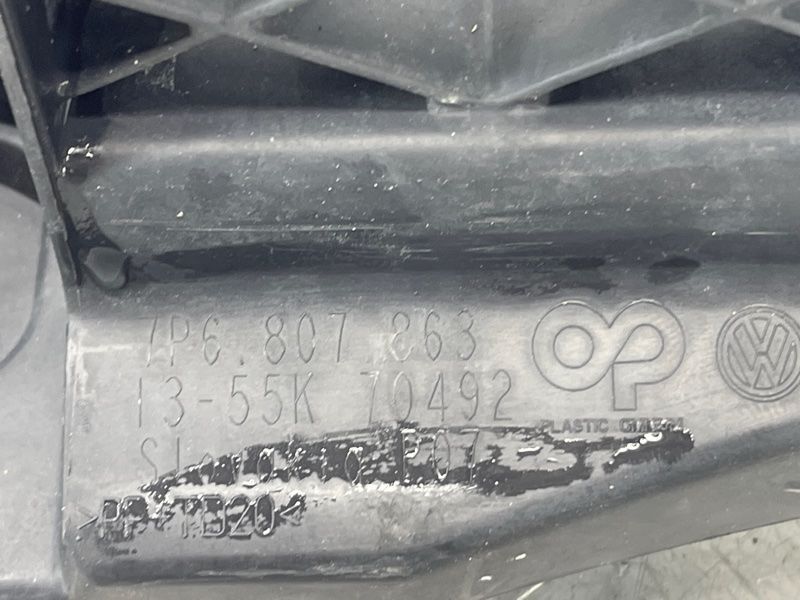 Кронштейн заднього бампера 7P6807863 Volkswagen Touareg