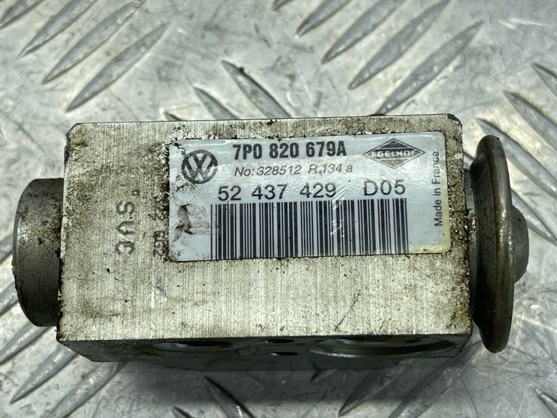 Расширительный клапан 7P0820679A Volkswagen Touareg