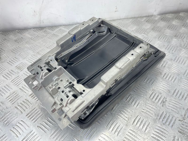 Підлокітник Audi A8